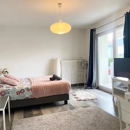 Clara - Proche Gare Et Aeroport, Balcon アパート サン・ルイ