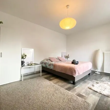 アパート Clara - Proche Gare Et Aeroport, Balcon サン・ルイ