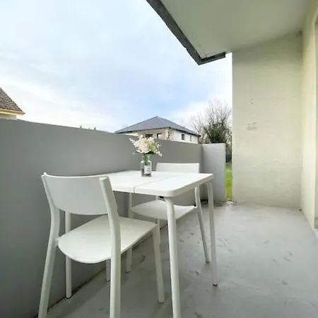 Clara - Proche Gare Et Aeroport, Balcon サン・ルイ