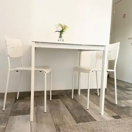 アパート Clara - Proche Gare Et Aeroport, Balcon サン・ルイ