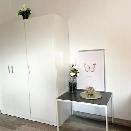 Clara - Proche Gare Et Aeroport, Balcon サン・ルイ