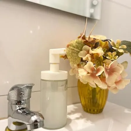 アパート Clara - Proche Gare Et Aeroport, Balcon