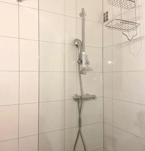 Clara - Proche Gare Et Aéroport, Balcon Apartamento *
