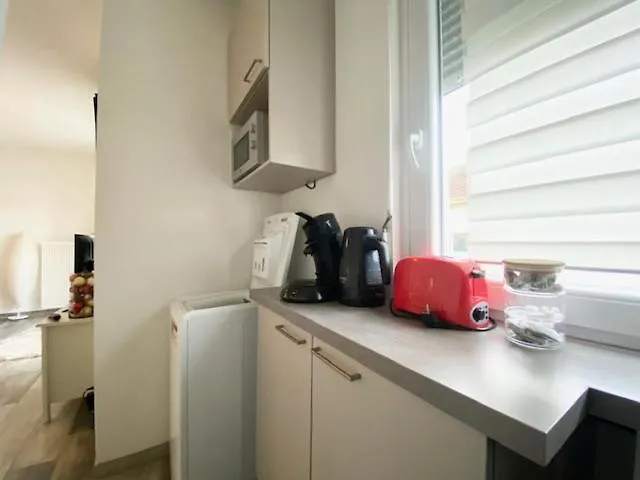 Apartamento Clara - Proche Gare Et Aéroport, Balcon
